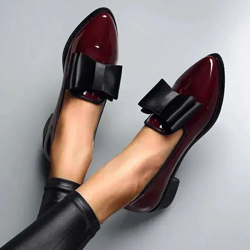 New Women's Loafers Bow Decor Pointed Toe Flat Shoes for Women Patent Leather Shallow Mouth Commuter Daily Casual Shoes