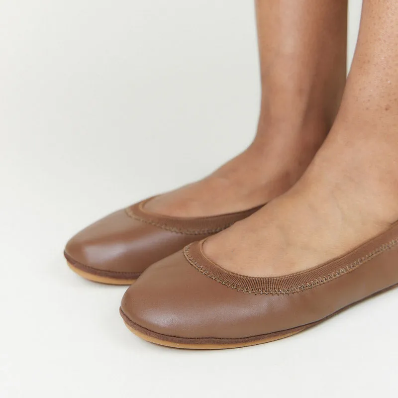 Samara Foldable Ballet Flat in Chocolate Brown Leather