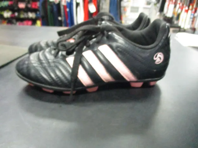 Used Adidas Black/Pink Size 2 1/2 Soccer Cleats