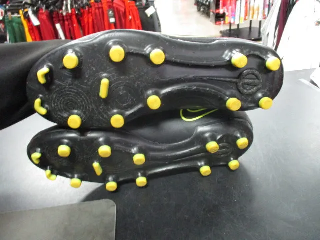 Used Nike Legend 10 Size Youth 5.5 Soccer Cleats