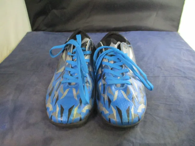 Used Tiebao Turf Soccer Cleats Youth Size 3.5 / 35