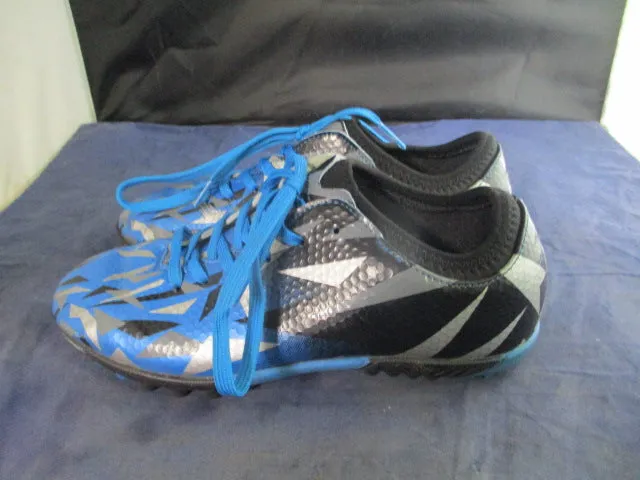 Used Tiebao Turf Soccer Cleats Youth Size 3.5 / 35