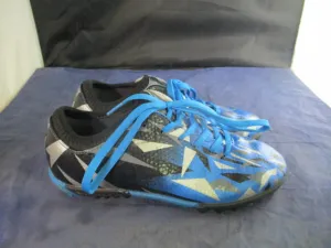 Used Tiebao Turf Soccer Cleats Youth Size 3.5 / 35