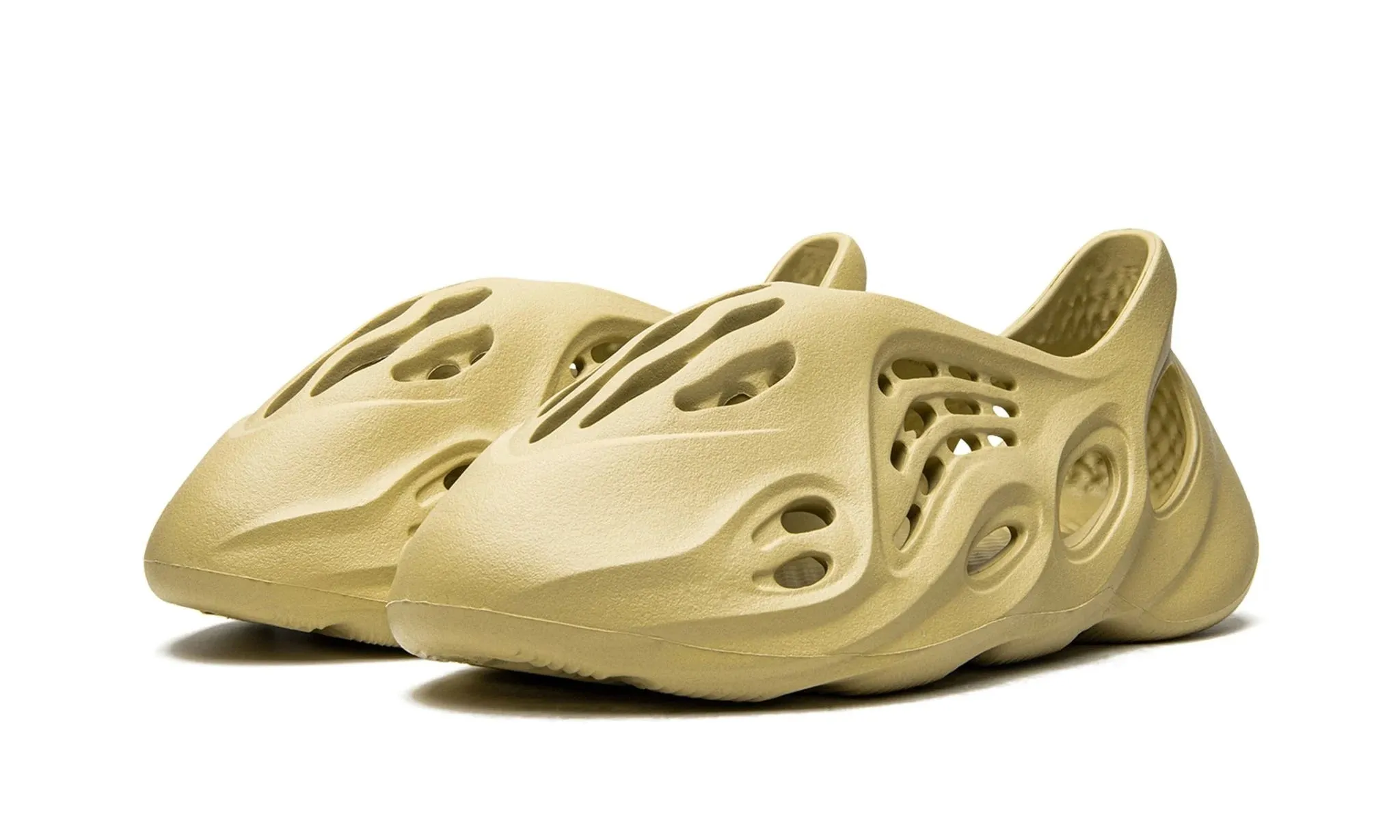 YEEZY FOAM RUNNER SULFUR
